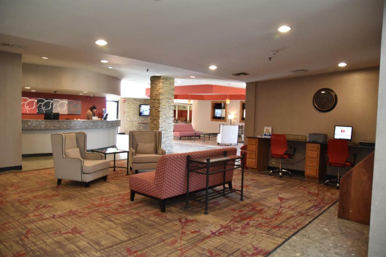Ramada By Wyndham Motel Wentzville